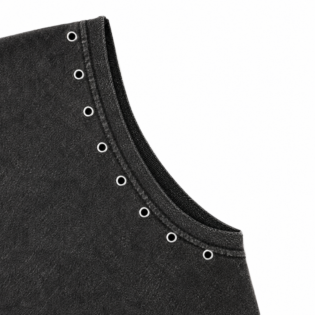 Techno Atzen Cropped Shirt mit Lochnieten