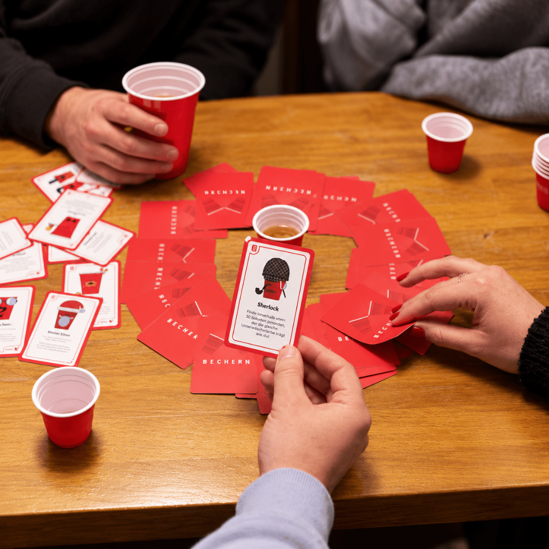 Bechern Trinkspiel mit 69 Karten und 10 Red Cups - FestivalStuff