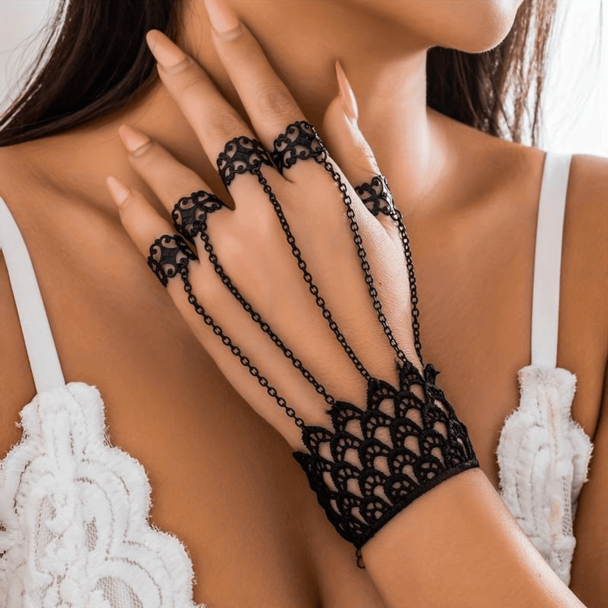 Edele Handkette in Schwarz - FestivalStuff