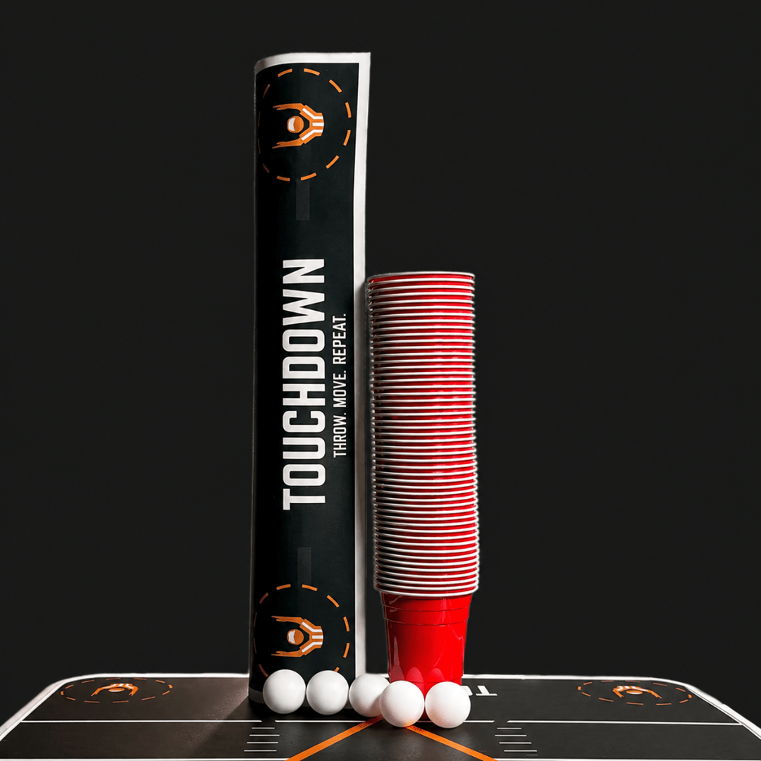 Footballpong Starterset mit Spielmatte, 50 Bechern & 6 Bällen - FestivalStuff