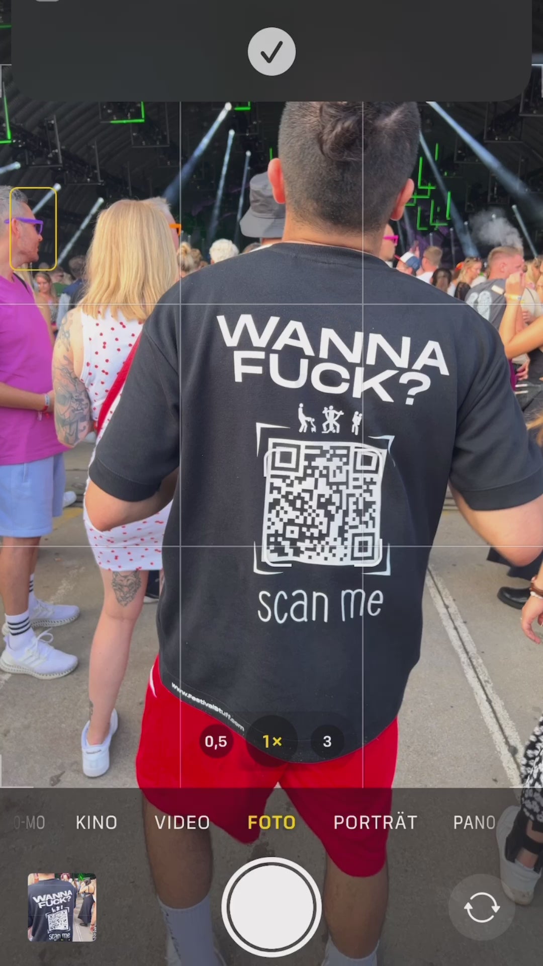 Video laden: Oversize Shirt WANNA FUCK ? Your Design